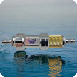 Vitalpure® Trinkwasserveredelung mit Rosenquarz, Amethyst und Bergkristall. Automatische Lade- und Entlade Funktion mit Keramik Filterstufe.
